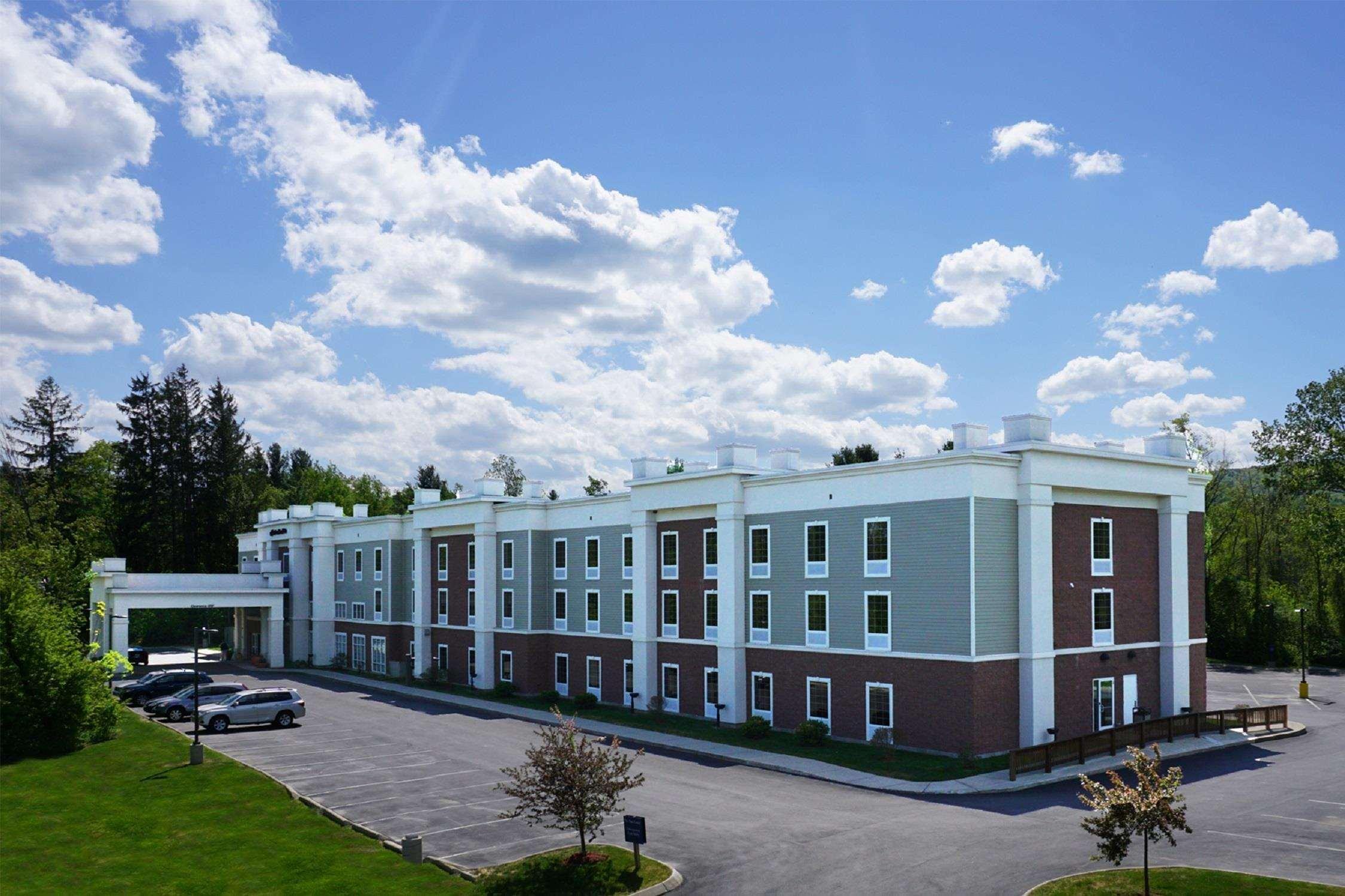Hampton Inn & Suites Berkshires-Ленокс Екстер'єр фото