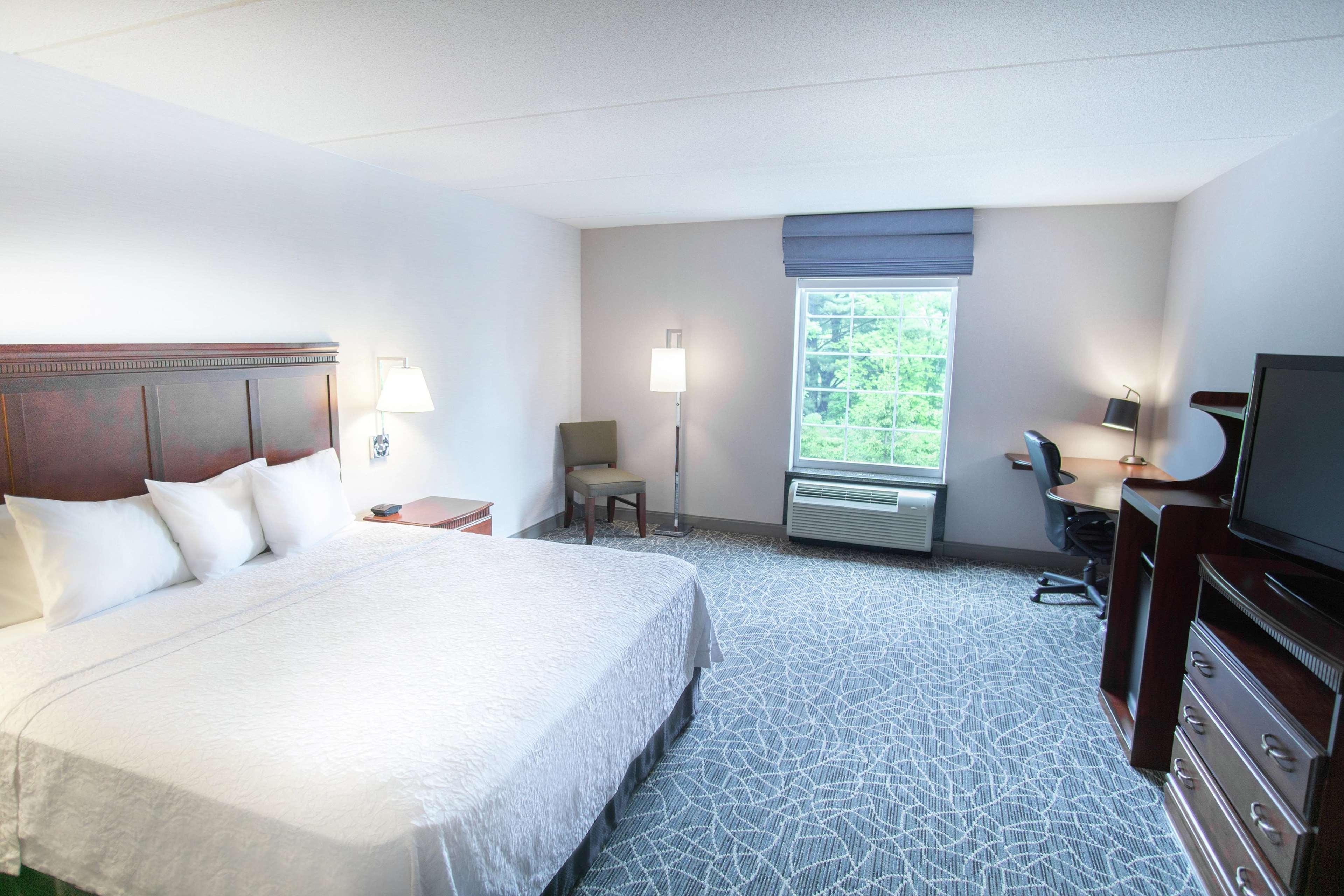 Hampton Inn & Suites Berkshires-Ленокс Екстер'єр фото