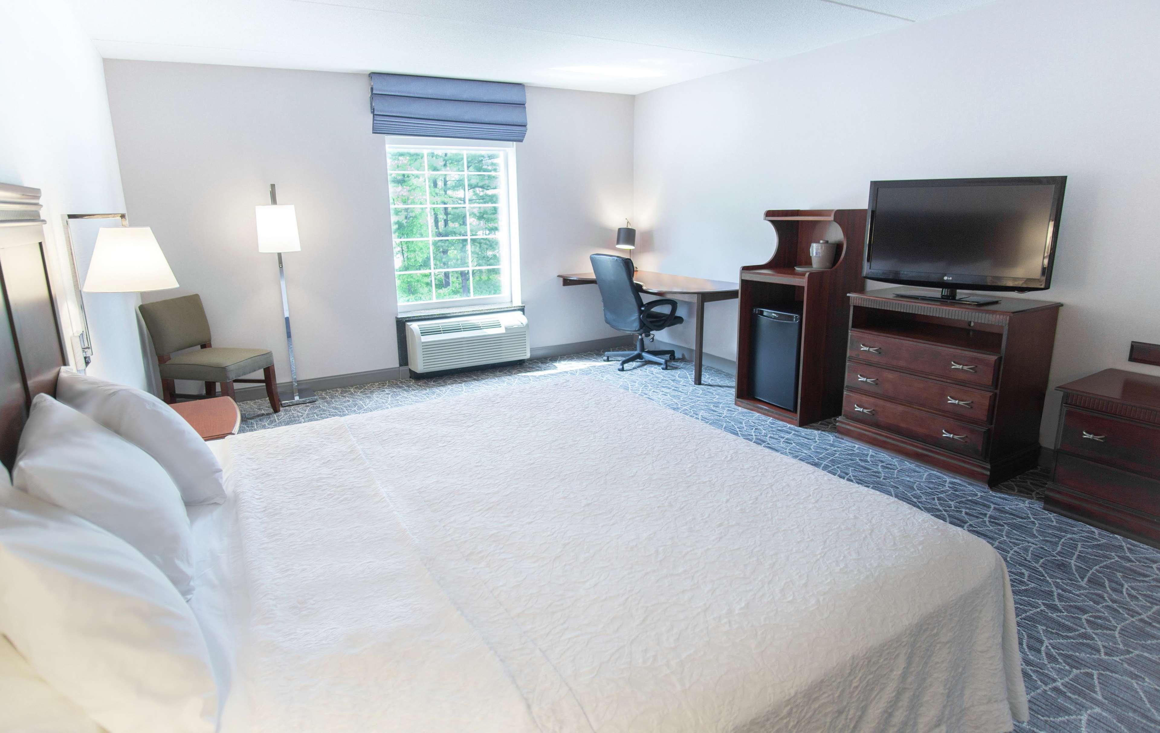 Hampton Inn & Suites Berkshires-Ленокс Екстер'єр фото
