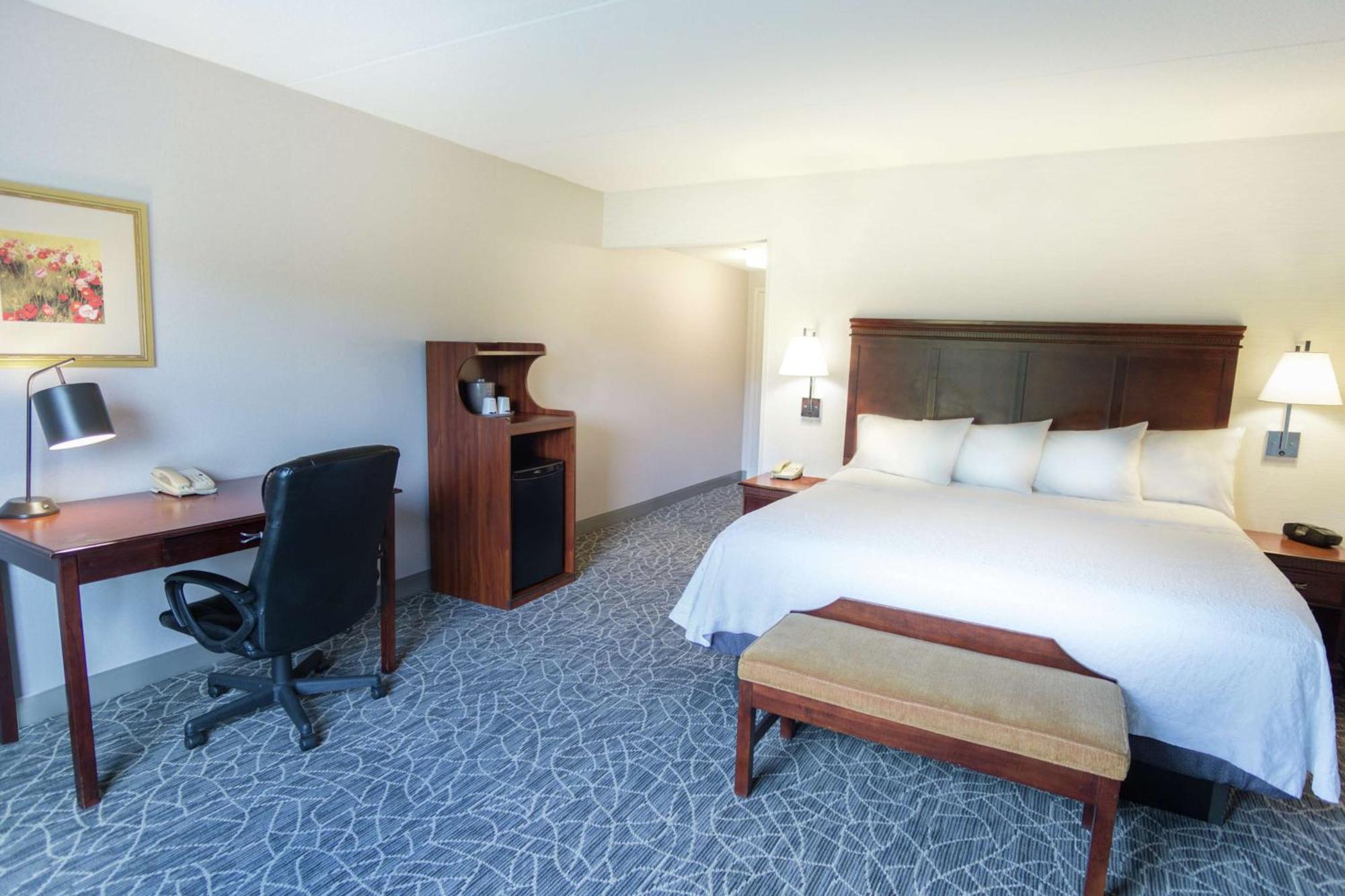 Hampton Inn & Suites Berkshires-Ленокс Екстер'єр фото