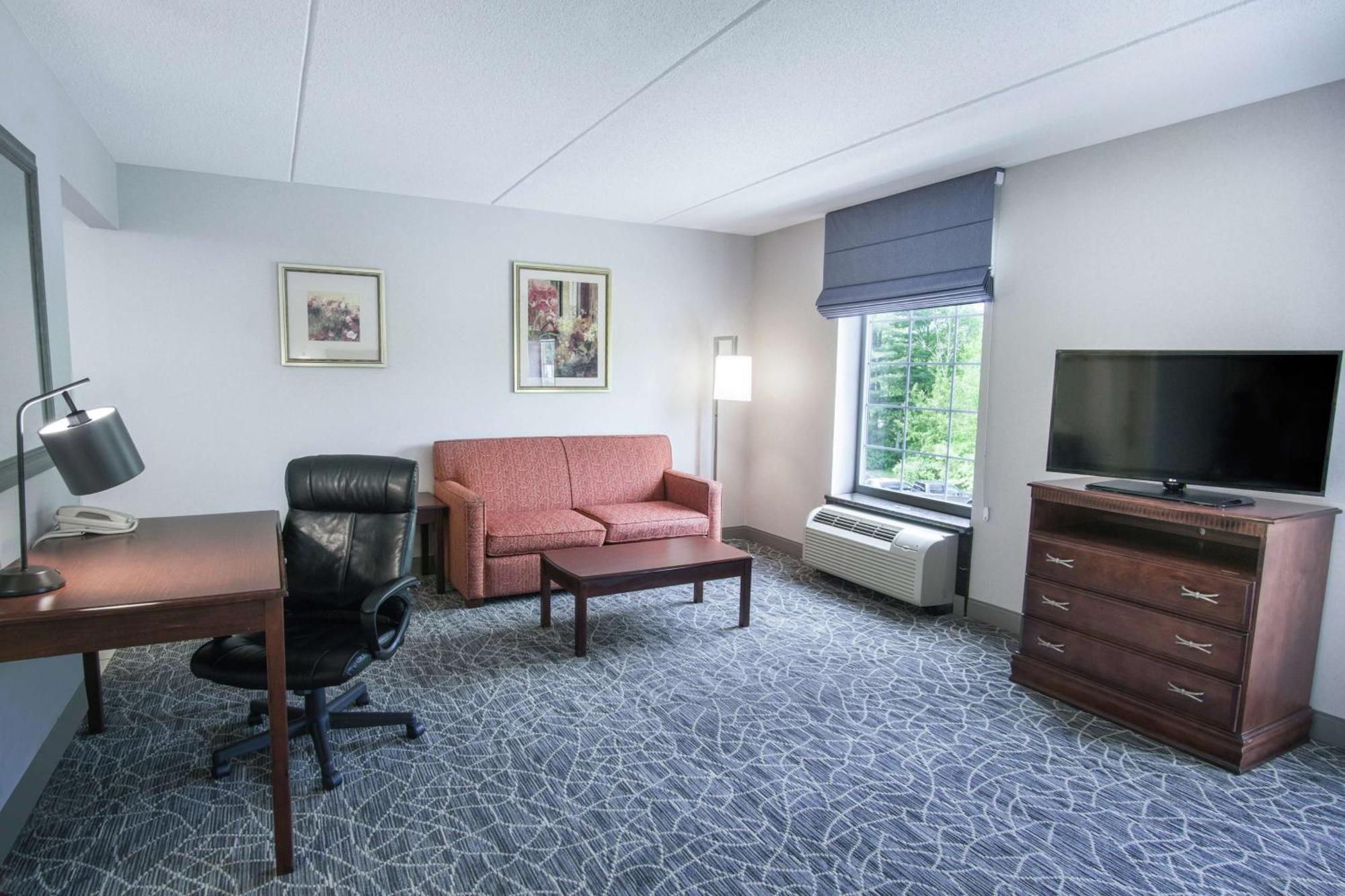 Hampton Inn & Suites Berkshires-Ленокс Екстер'єр фото