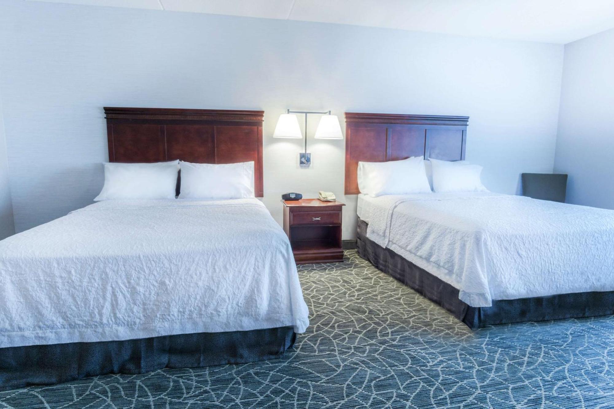 Hampton Inn & Suites Berkshires-Ленокс Екстер'єр фото