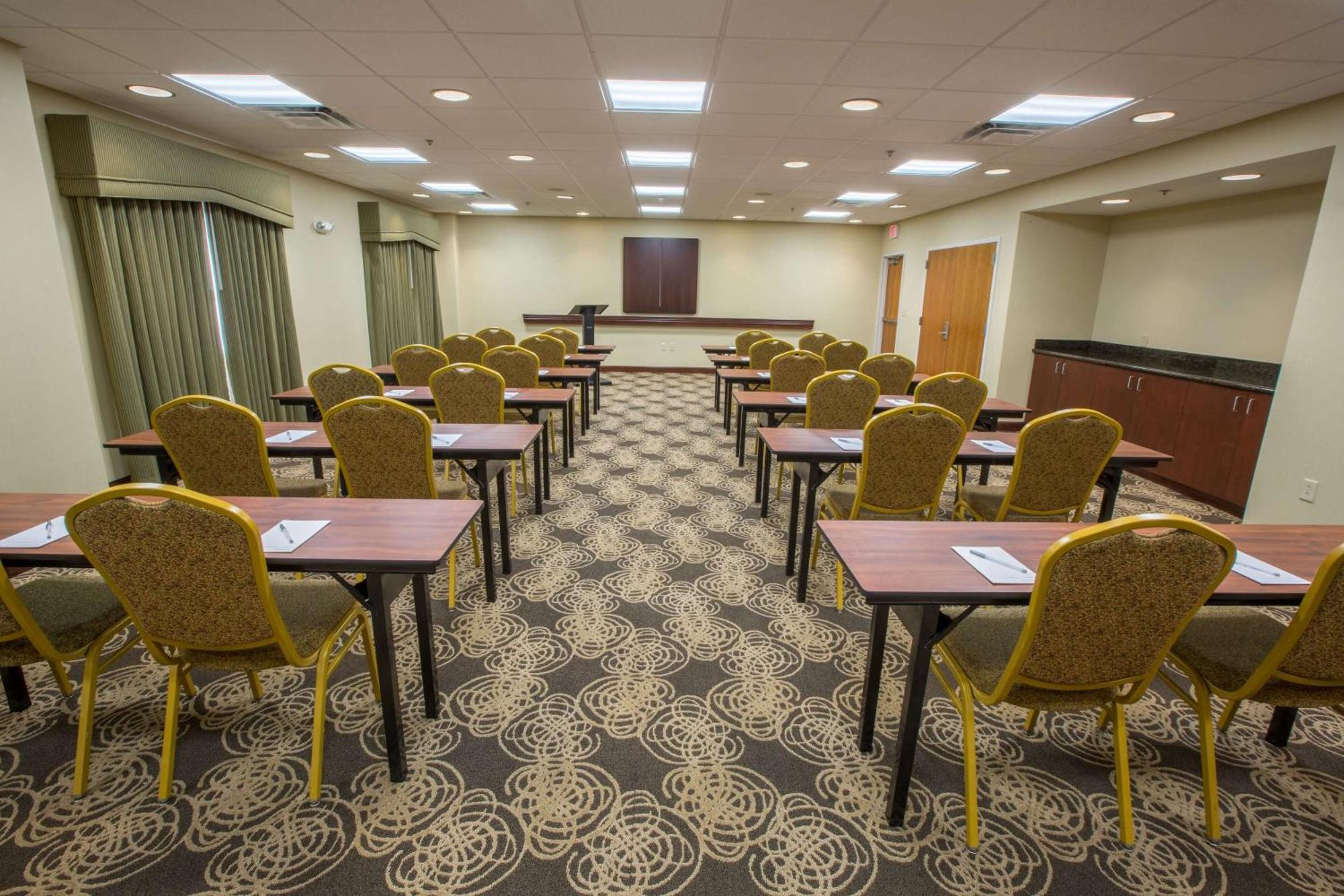 Hampton Inn & Suites Berkshires-Ленокс Екстер'єр фото