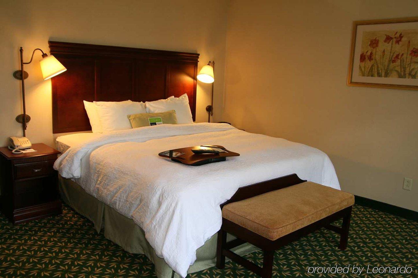 Hampton Inn & Suites Berkshires-Ленокс Номер фото
