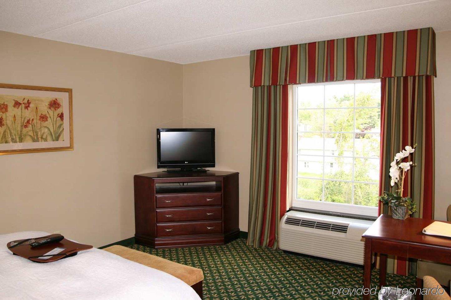 Hampton Inn & Suites Berkshires-Ленокс Номер фото