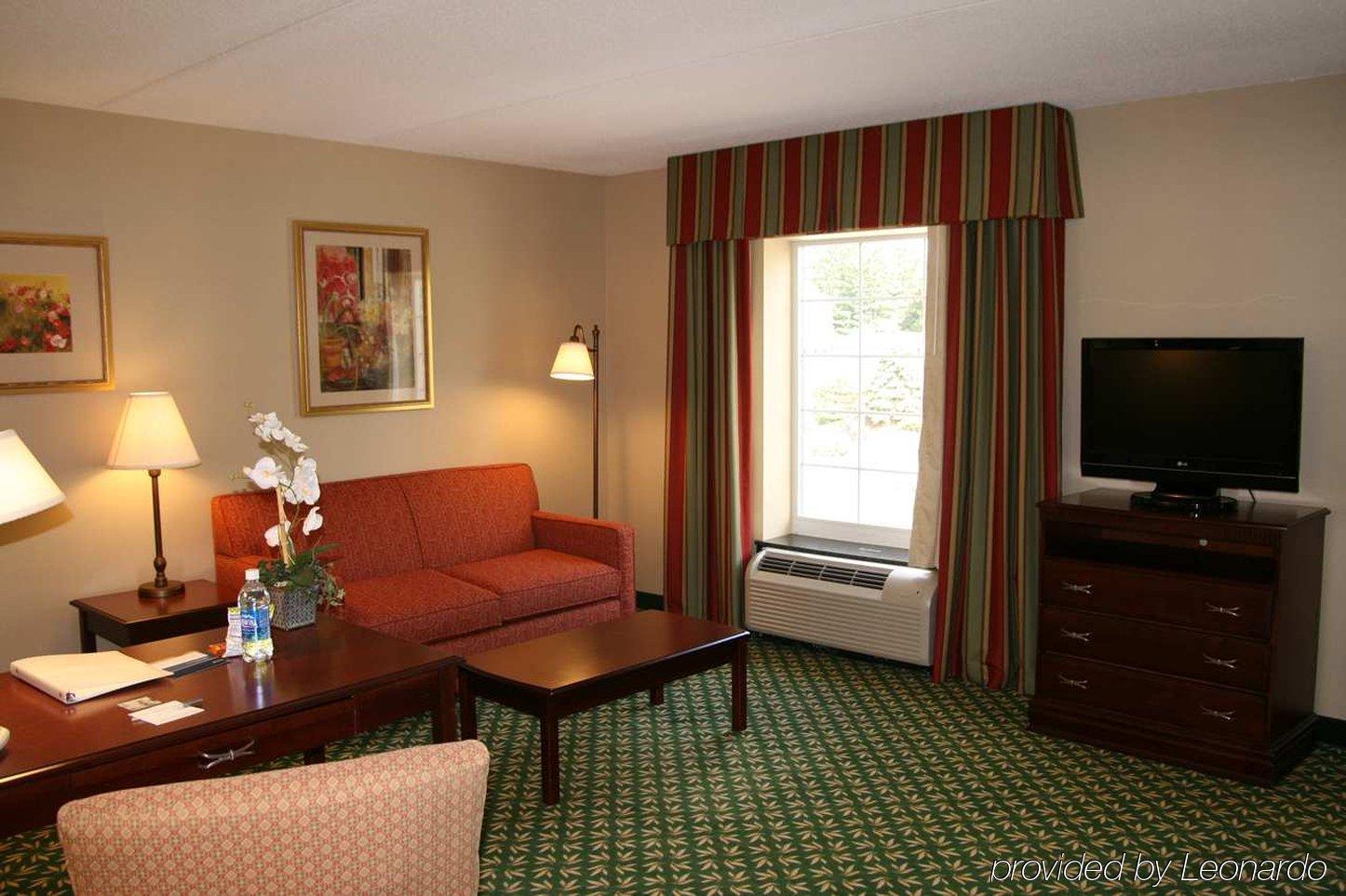 Hampton Inn & Suites Berkshires-Ленокс Номер фото